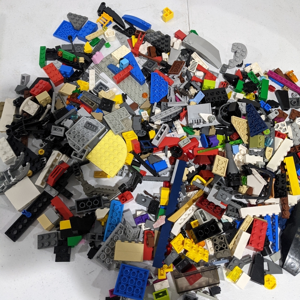 Lego building block variety of colors 4.5 pounds, blue yellow green black…